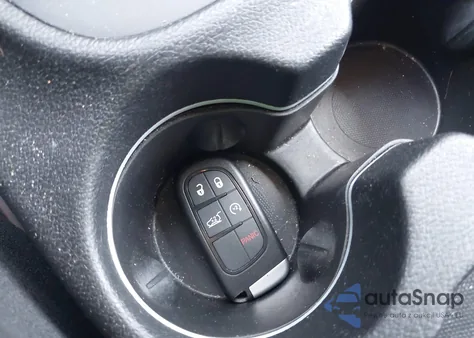 2017 Jeep Cherokee Latitude 4X4 from USA, damaged, VIN 1C4PJMCS2HW579551